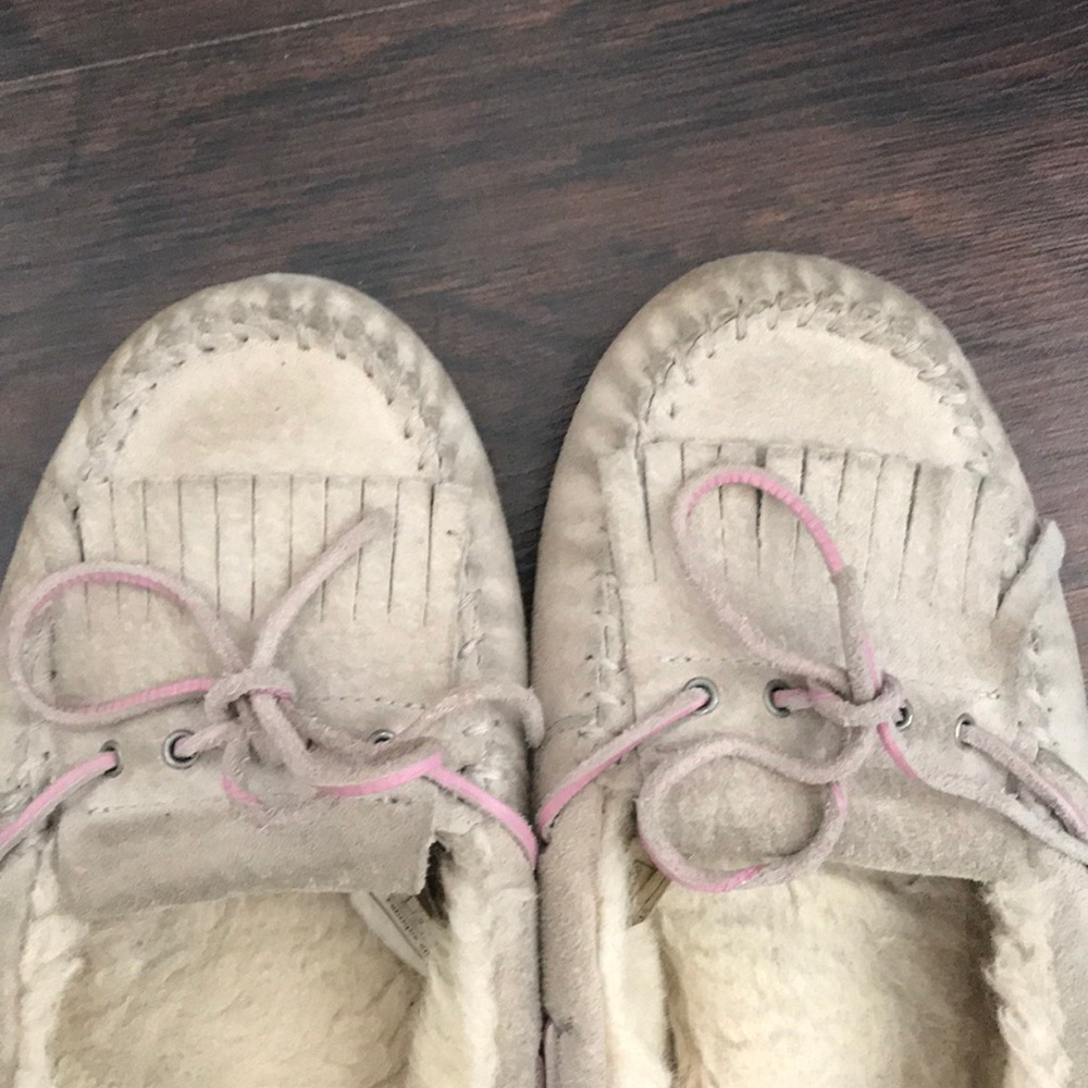 UGG